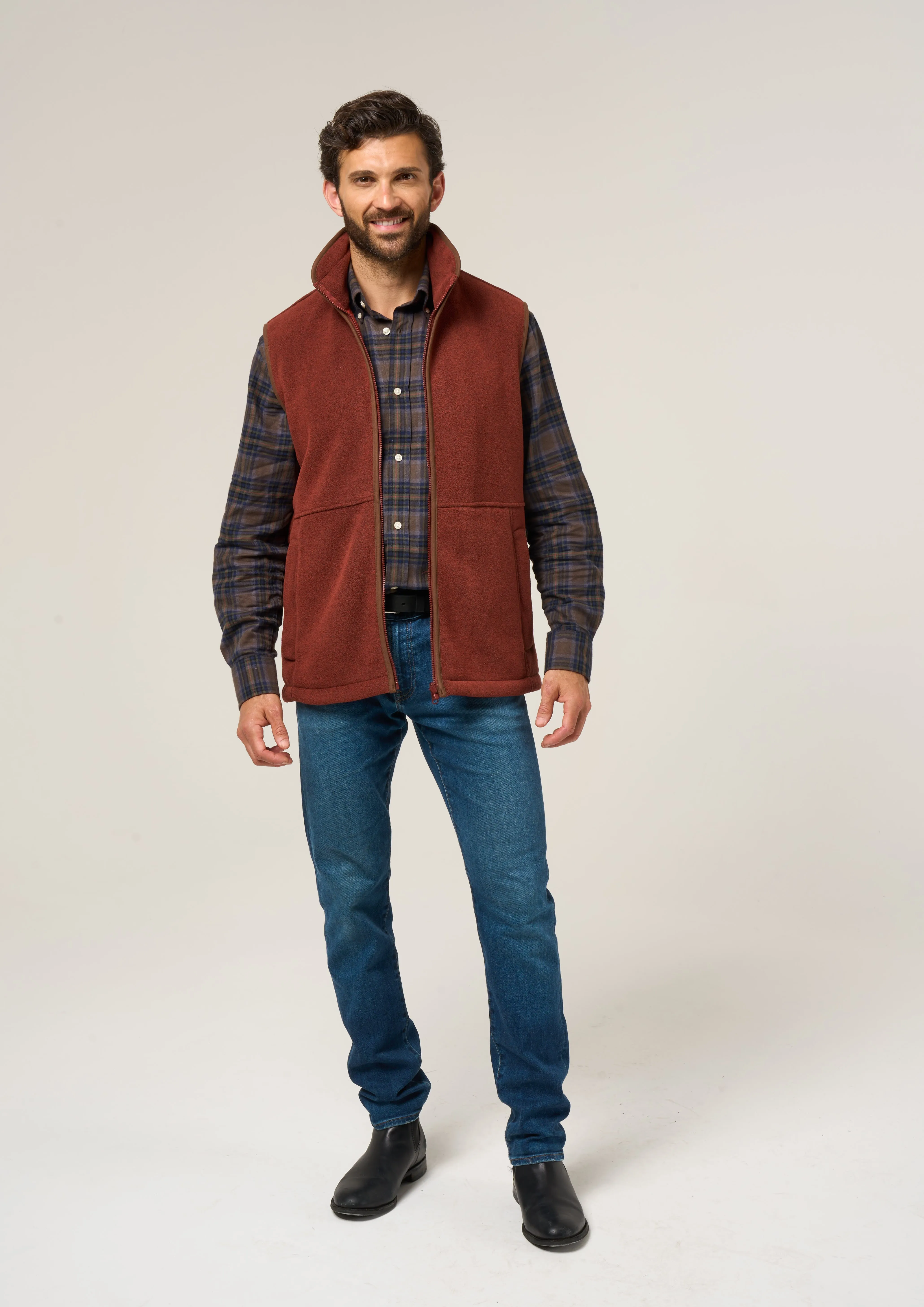 Aylsham Men's Fleece Gilet In Rust - Regular Fit