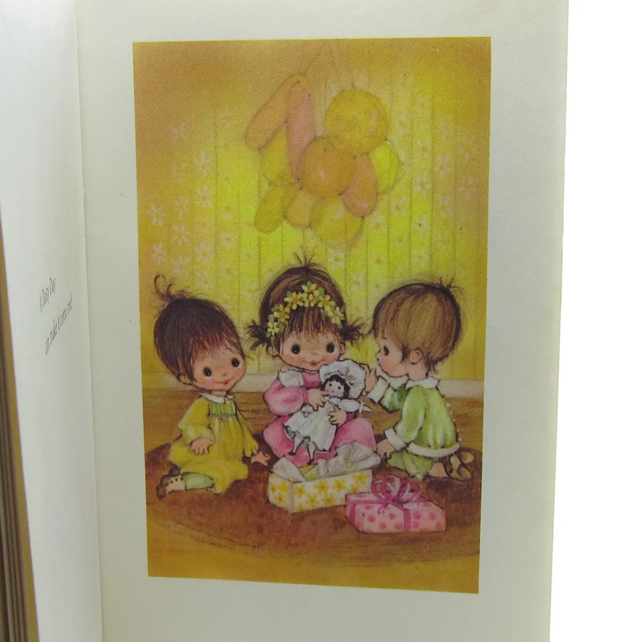 Daisy Days Vintage 1970 Hallmark Mini Book - Happy Moments of Seeking and Sharing